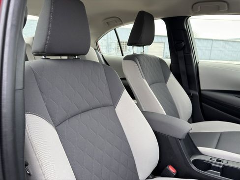 Used 2025 Toyota Corolla Hybrid Sedan image 33