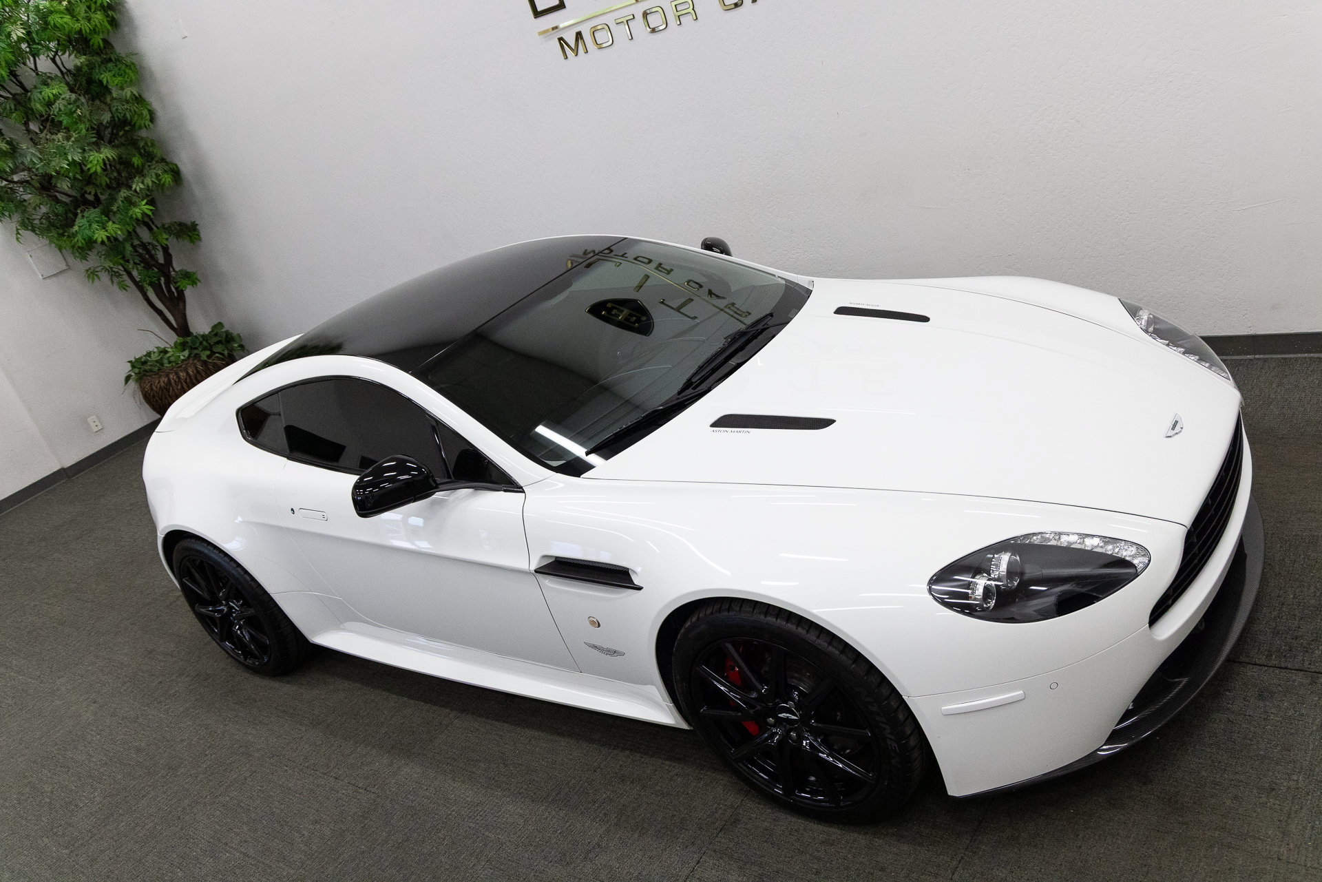 Used 2011 Aston Martin V8 Vantage S RWD image 23