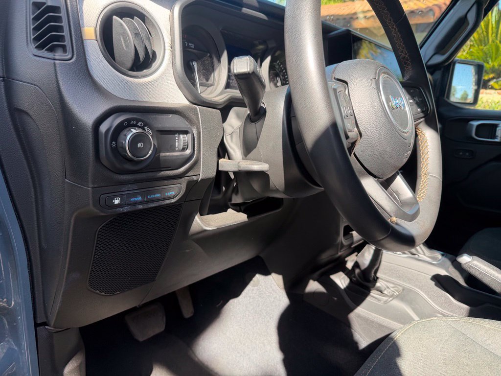 Used 2024 Jeep Wrangler Unlimited AWD/4WD image 21