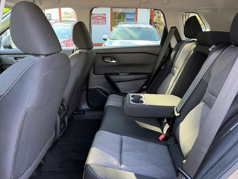 Used 2025 Nissan Rogue SV image 17