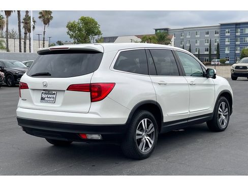 Certified 2018 Honda Pilot EX image 6