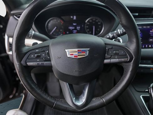 Used 2020 Cadillac XT4 Premium Luxury image 12