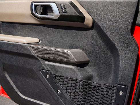 Used 2022 Ford Bronco Wildtrak image 21