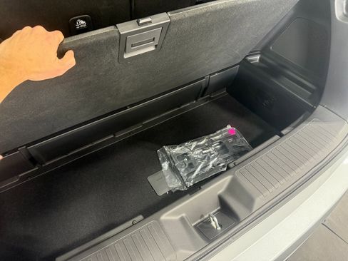 Used 2025 Honda Pilot TrailSport image 41