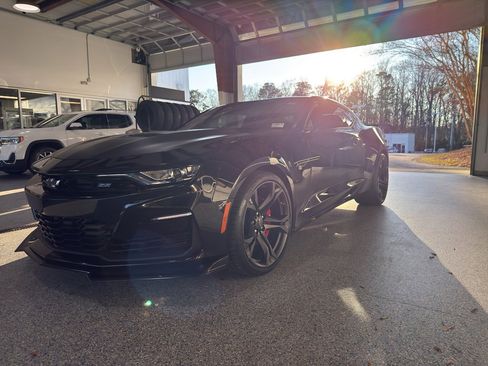 Used 2021 Chevrolet Camaro SS image 4