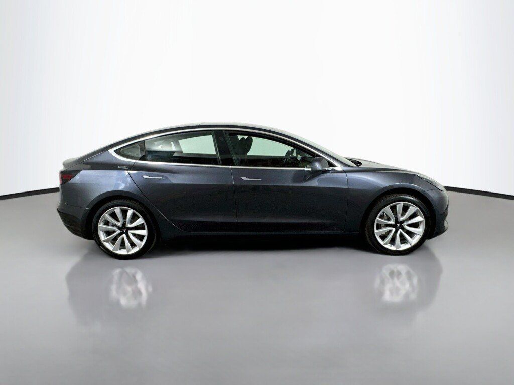 Used 2018 Tesla Model 3 Long Range RWD image 6