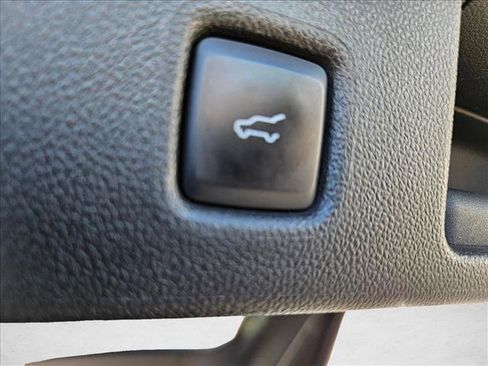 Used 2022 Ford Escape SE w/ Convenience Package FWD image 7
