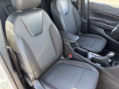 Used 2022 Buick Encore GX Select FWD image 18