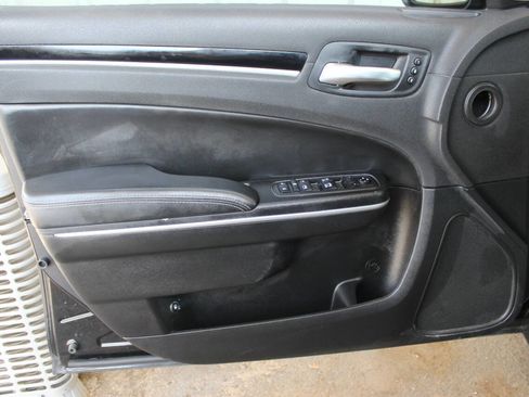 Used 2019 Chrysler 300 S w/ 300S Premium Group 2 image 17