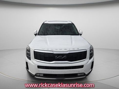 Used 2022 Kia Telluride EX w/ EX Premium Package AWD/4WD image 3