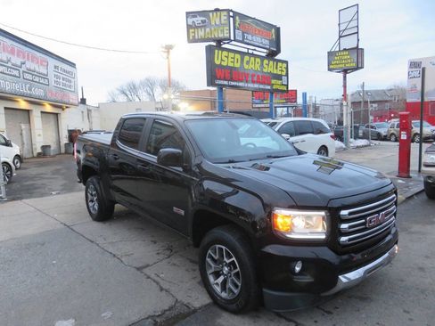 Used 2016 GMC Canyon SLE w/ All Terrain Package image 3