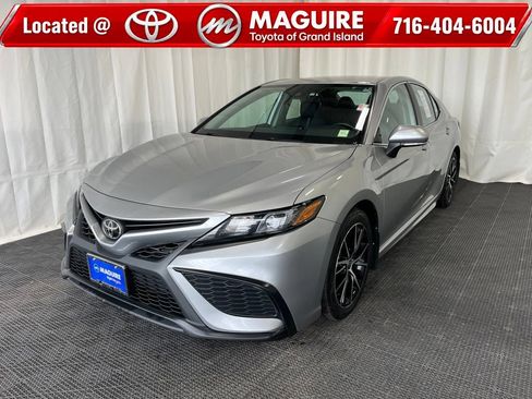 Used 2024 Toyota Camry SE AWD/4WD image 1