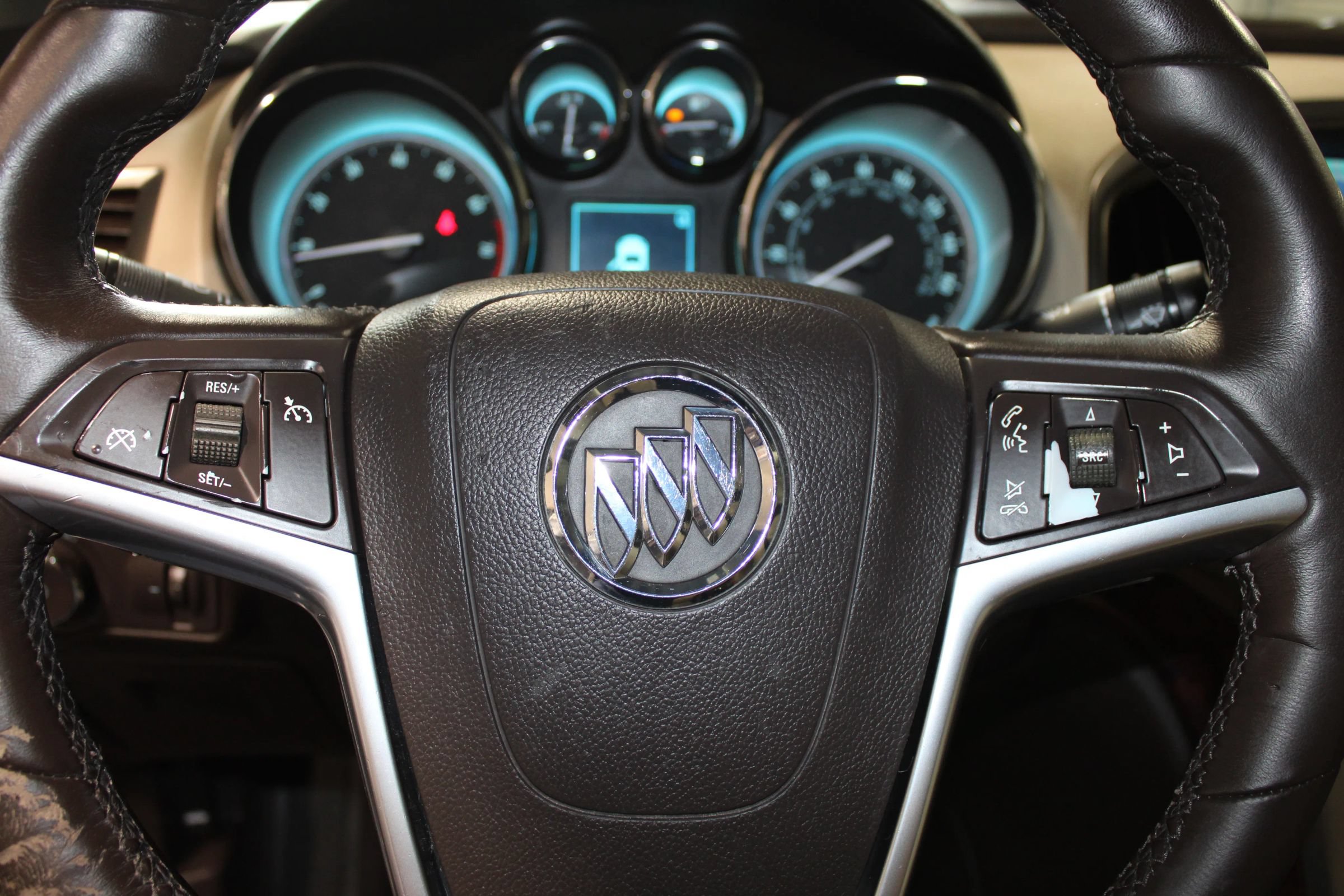 Used 2012 Buick Verano Leather FWD image 18