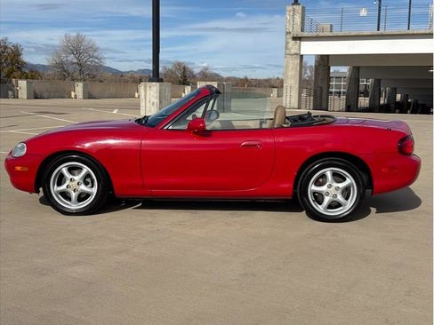 Used 1999 MAZDA MX-5 Miata image 24