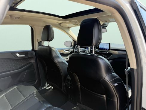 Used 2020 Ford Escape Titanium image 43