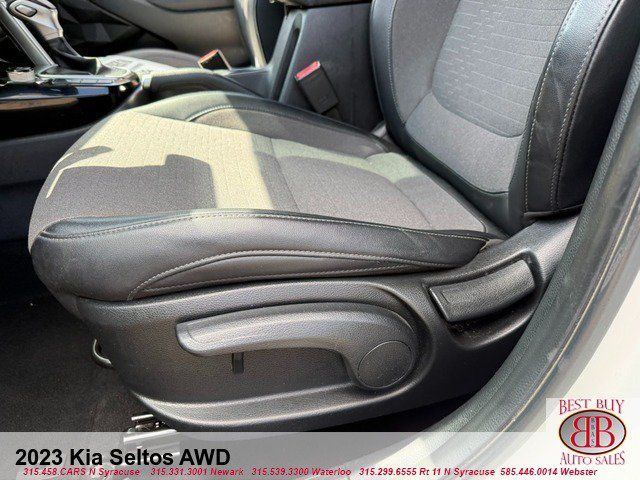 Used 2023 Kia Seltos S w/ Navigation Package AWD/4WD image 17