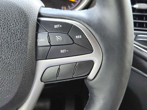 Used 2018 Jeep Grand Cherokee Limited AWD/4WD image 27