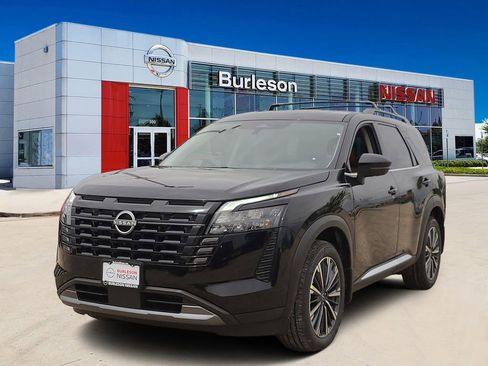 New 2026 Nissan Pathfinder Platinum FWD image 1