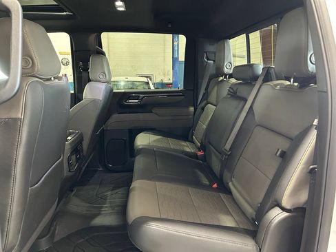 Used 2025 Chevrolet Silverado 2500 ZR2 w/ Technology Package AWD/4WD image 38