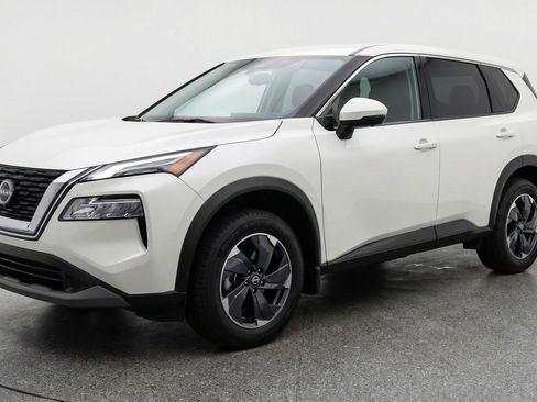 Used 2025 Nissan Rogue SV AWD/4WD image 3