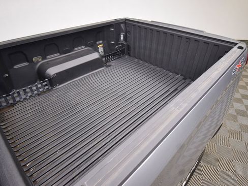 Used 2023 Chevrolet Silverado 1500 LT AWD/4WD image 30
