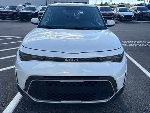 Certified 2023 Kia Soul LX w/ LX Technology Package FWD image 7