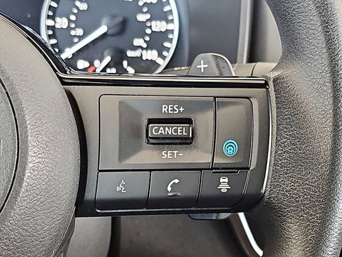Used 2023 Nissan Rogue SV AWD/4WD image 23