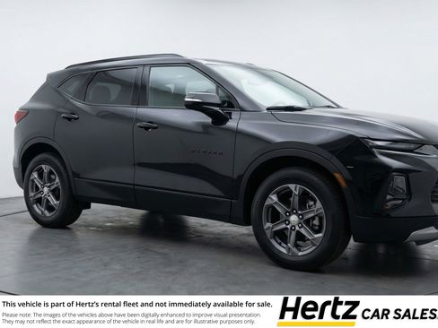 Used 2025 Chevrolet Blazer LT image 1