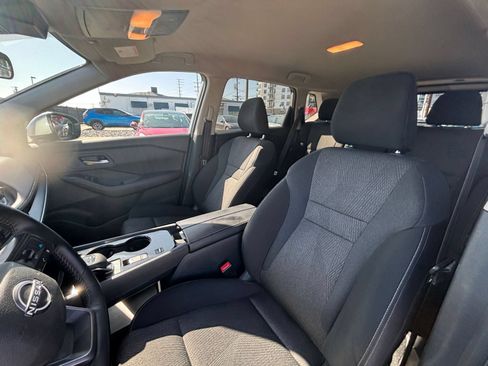 Used 2025 Nissan Rogue SV FWD image 28