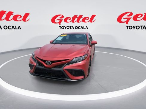 Used 2021 Toyota Camry SE image 4