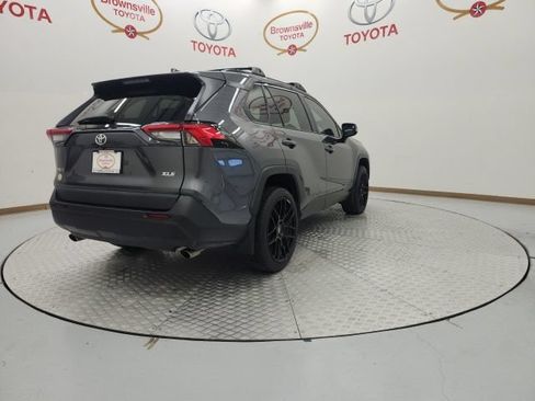 Used 2021 Toyota RAV4 XLE FWD image 8