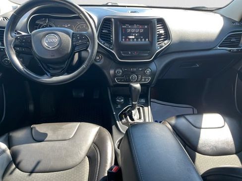 Used 2019 Jeep Cherokee Latitude Plus AWD/4WD image 10