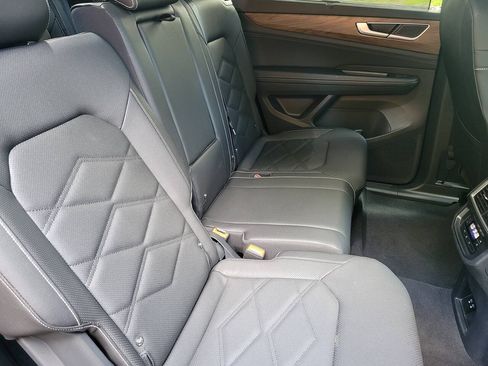 Used 2026 Volkswagen Atlas SE FWD image 11