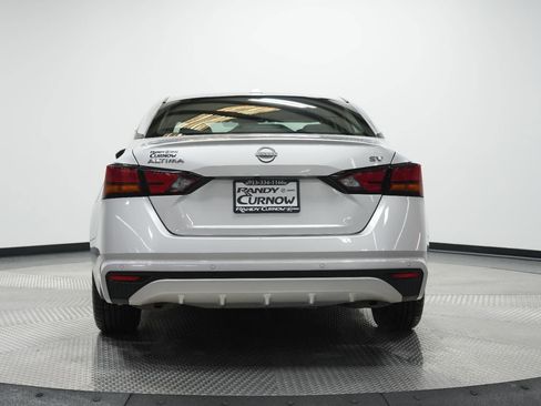 Used 2024 Nissan Altima 2.5 SV image 6