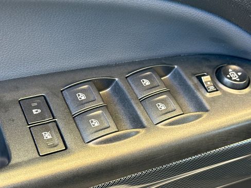 Used 2018 Chevrolet Colorado Z71 AWD/4WD image 13