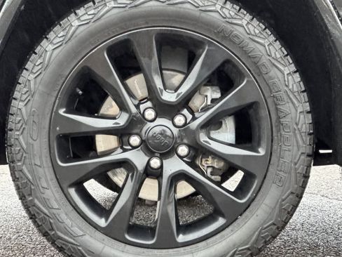 Used 2019 Jeep Grand Cherokee Altitude image 27