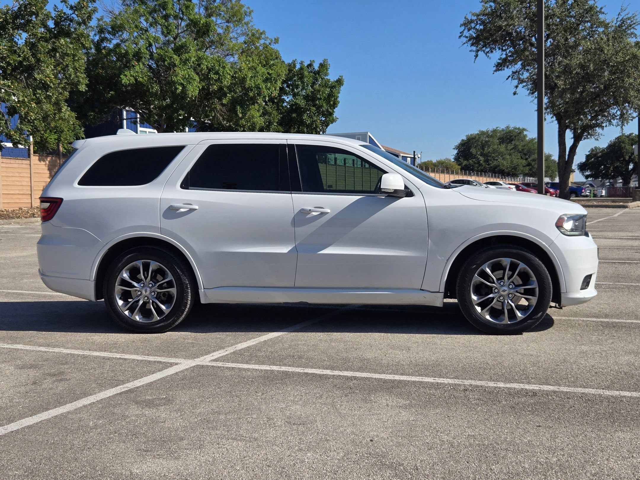 Used 2019 Dodge Durango GT RWD image 2
