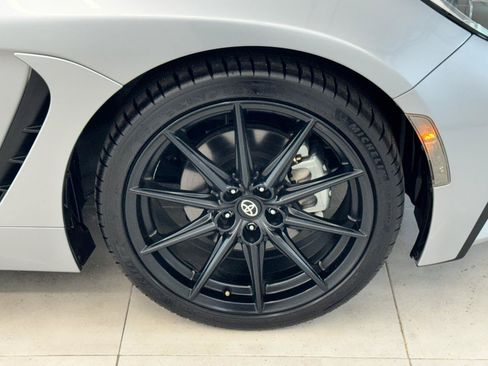 Used 2023 Toyota GR86 Premium w/ ALL Weather Mat Package (TMS) RWD image 34