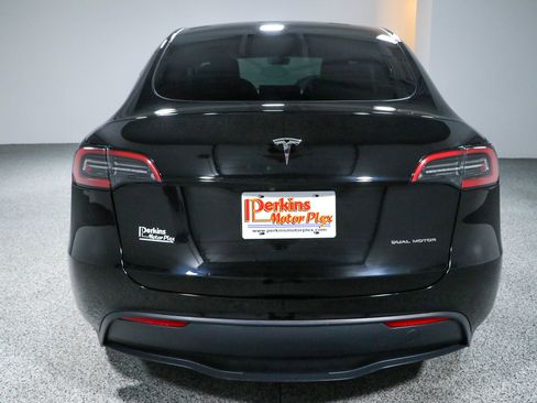 Used 2023 Tesla Model Y Long Range AWD/4WD image 8