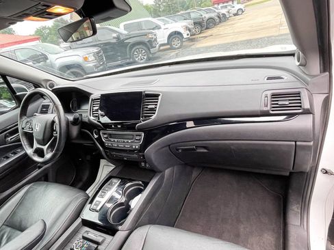 Used 2020 Honda Pilot Touring image 9