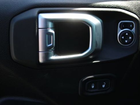 Used 2023 Jeep Wrangler Sport AWD/4WD image 11