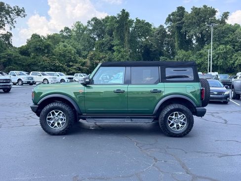 Used 2024 Ford Bronco Badlands AWD/4WD image 3