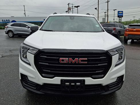 Certified 2022 GMC Terrain SLE w/ Driver Convenience Package AWD/4WD image 2