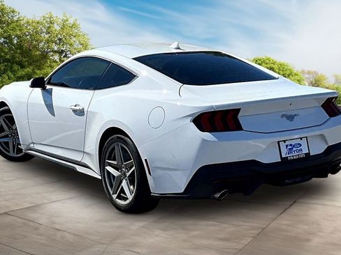 Used 2024 Ford Mustang Coupe RWD image 9