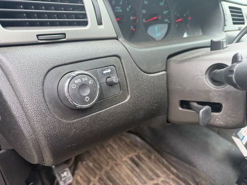 Used 2009 Chevrolet Impala Police FWD image 11