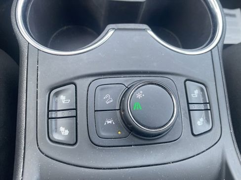 Certified 2024 GMC Terrain SLT image 12