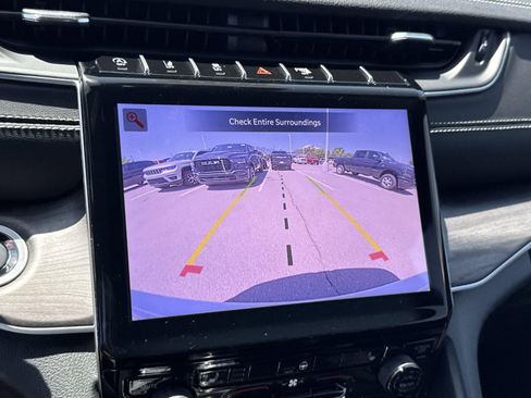 New 2025 Jeep Grand Cherokee Limited w/ Black Appearance Package image 26