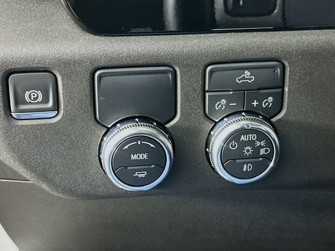 Used 2024 GMC Sierra 1500 Elevation image 16