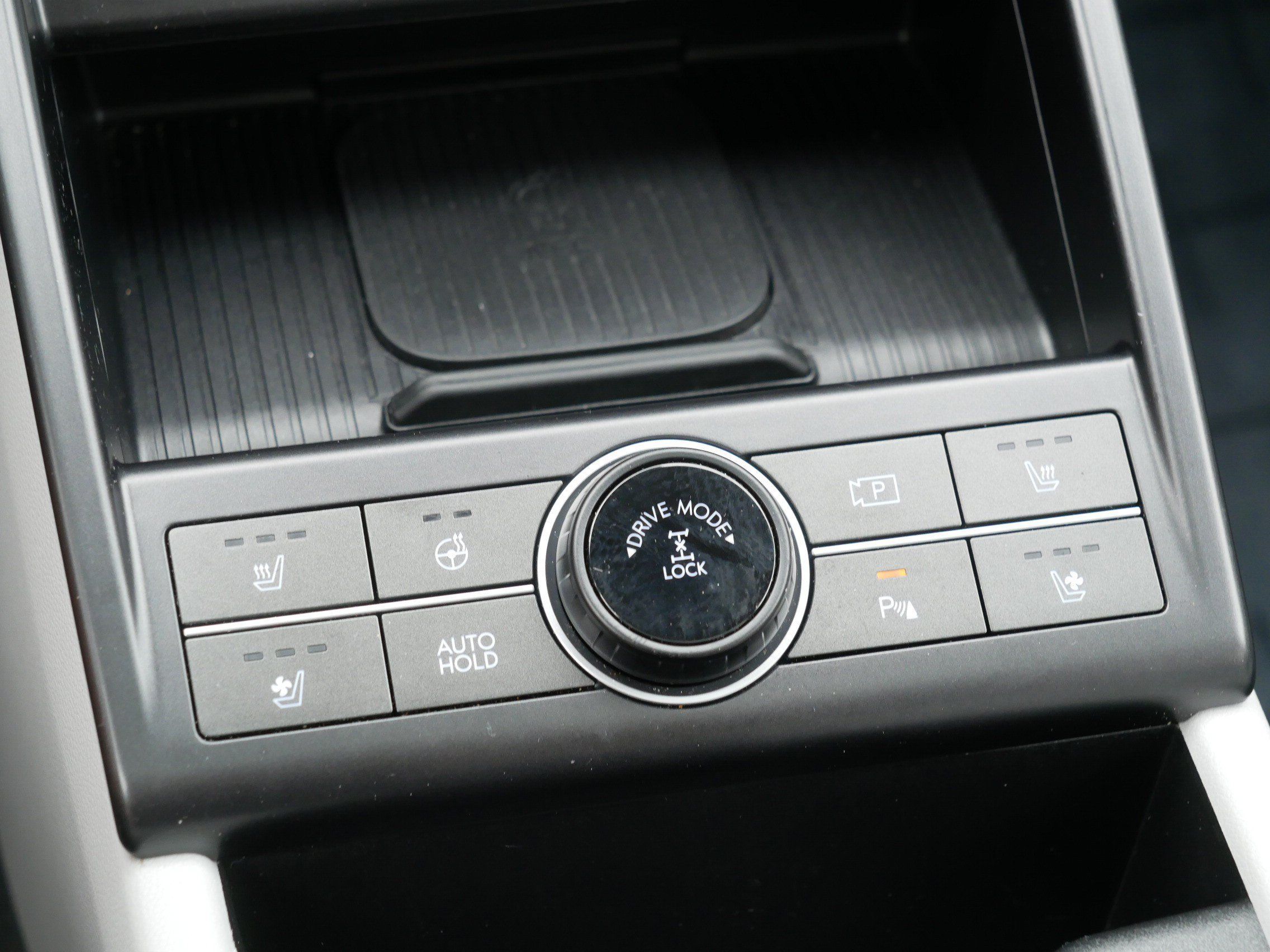 Used 2024 Hyundai Kona Limited AWD/4WD image 29