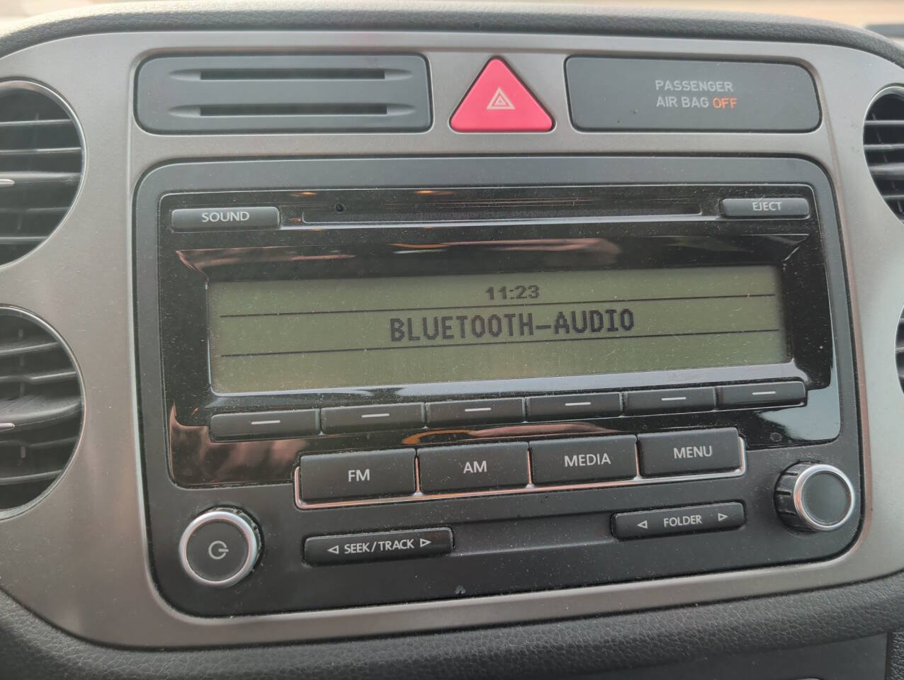 Used 2011 Volkswagen Tiguan S FWD image 34